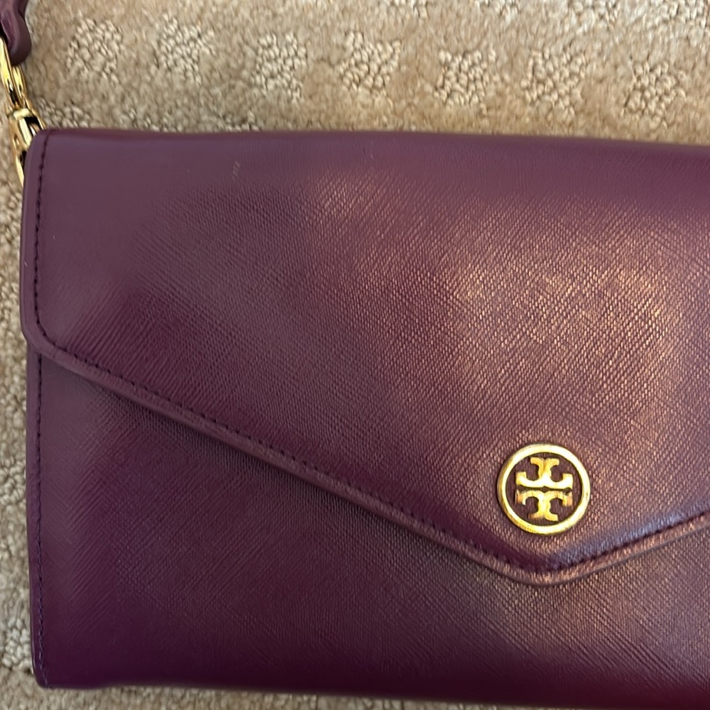 Tory Burch Robinson Expandable Concierge Wallet/Handbag - Picture 16 of 16